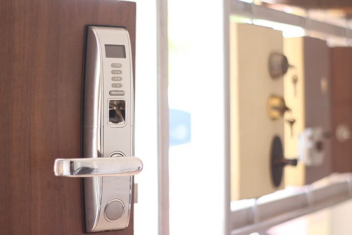 Cerrajería llaves Barranquilla cerradura con llave digital